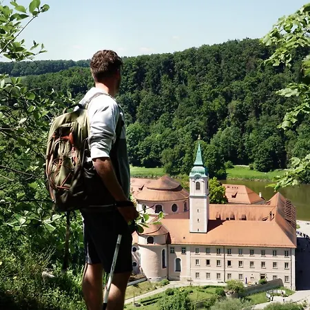 Konukevi Carlbauer 3*